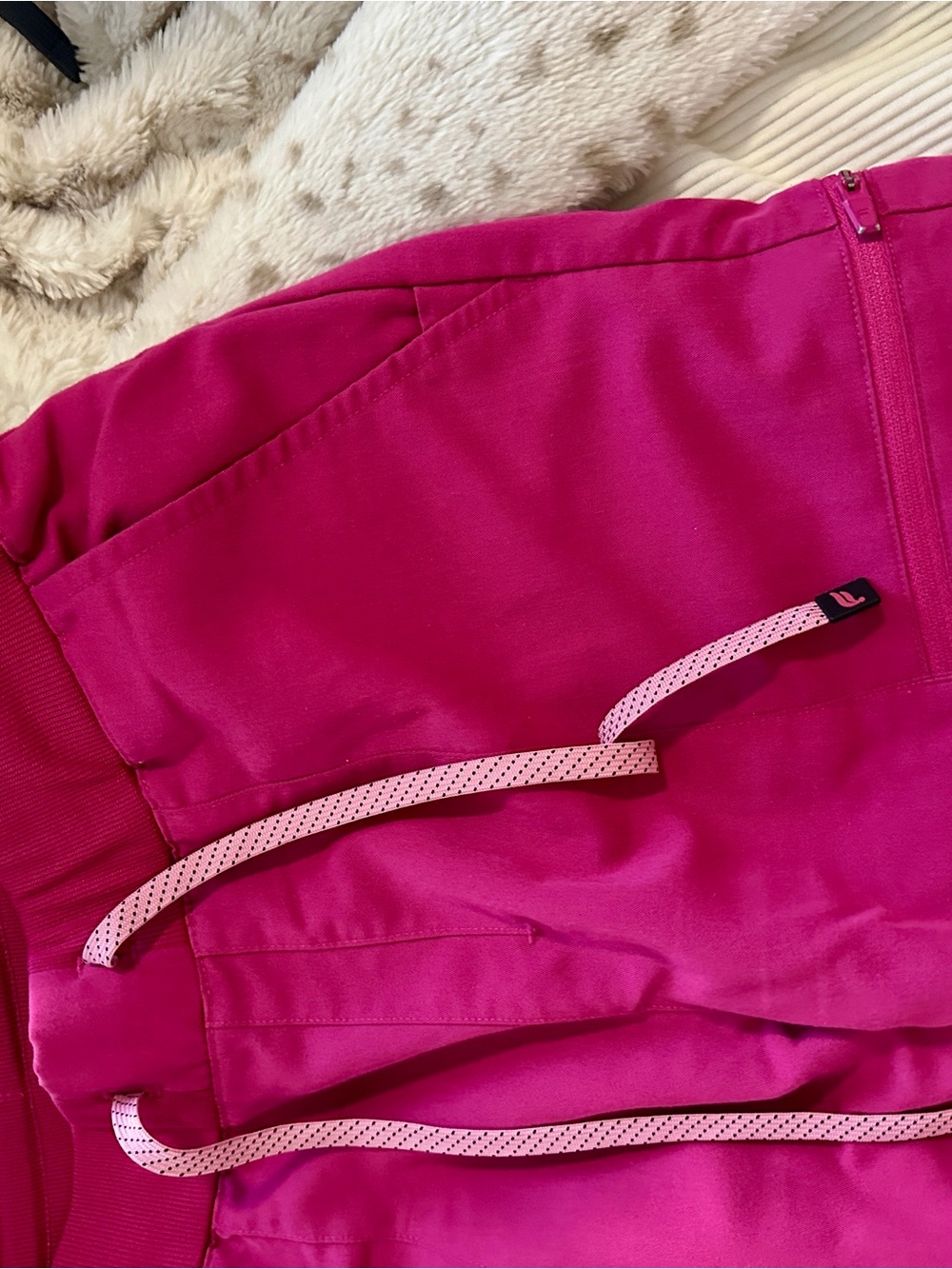 Fabletics Hibiscus High Rise On-Call Scrub Joggers - Picture 16 of 16